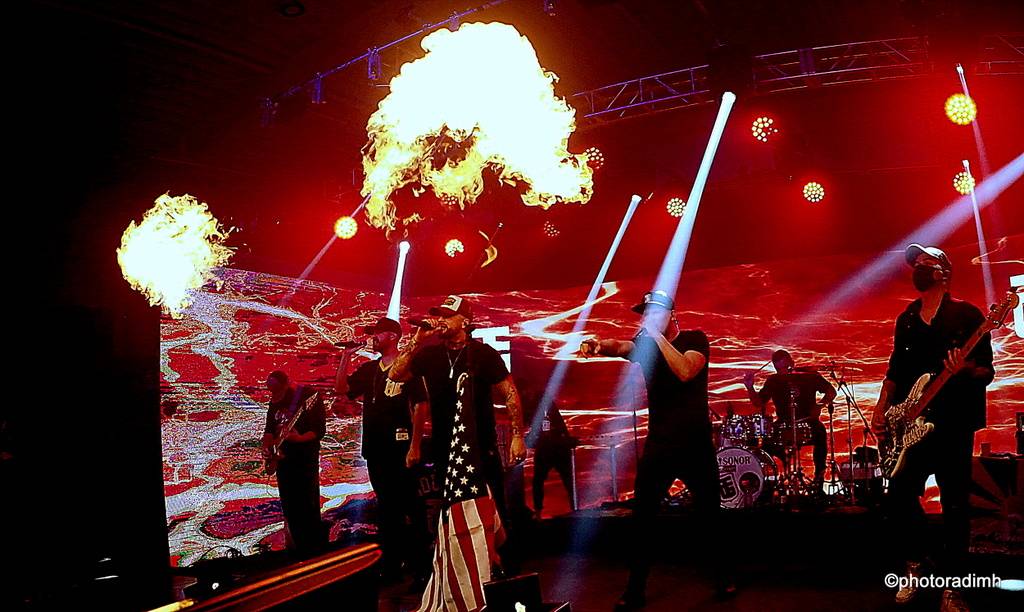 Marpo & TroubleGang hráli bez diváků, zato s pyrotechnikou. Koncertem podpořili Dětský domov Pyšely