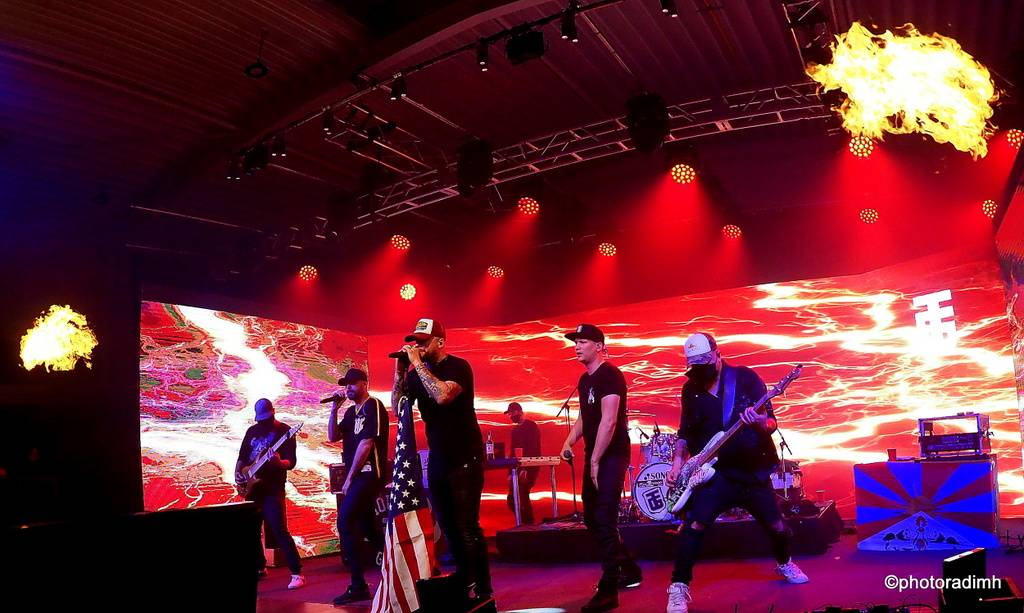 Marpo & TroubleGang hráli bez diváků, zato s pyrotechnikou. Koncertem podpořili Dětský domov Pyšely