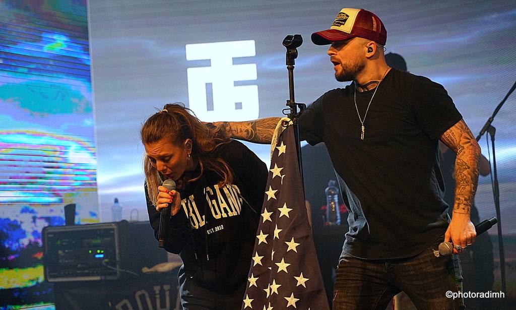 Marpo & TroubleGang hráli bez diváků, zato s pyrotechnikou. Koncertem podpořili Dětský domov Pyšely