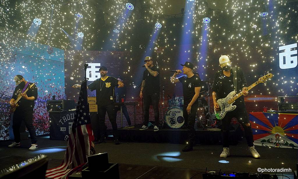 Marpo & TroubleGang hráli bez diváků, zato s pyrotechnikou. Koncertem podpořili Dětský domov Pyšely