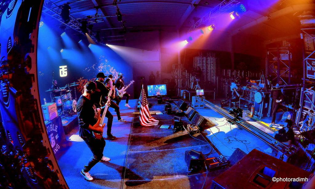 Marpo & TroubleGang hráli bez diváků, zato s pyrotechnikou. Koncertem podpořili Dětský domov Pyšely