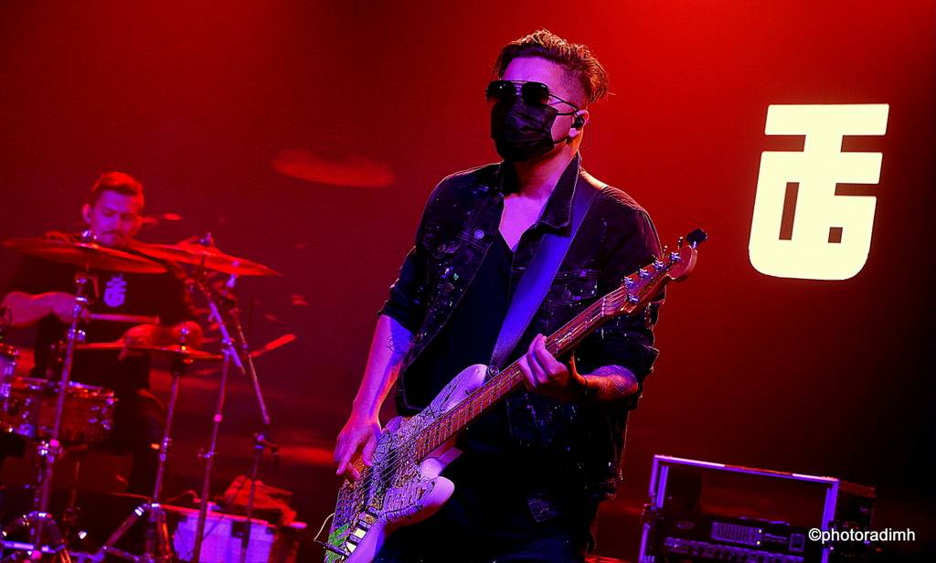 Marpo & TroubleGang hráli bez diváků, zato s pyrotechnikou. Koncertem podpořili Dětský domov Pyšely