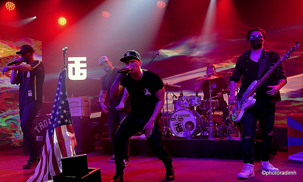 Marpo & TroubleGang hráli bez diváků, zato s pyrotechnikou. Koncertem podpořili Dětský domov Pyšely