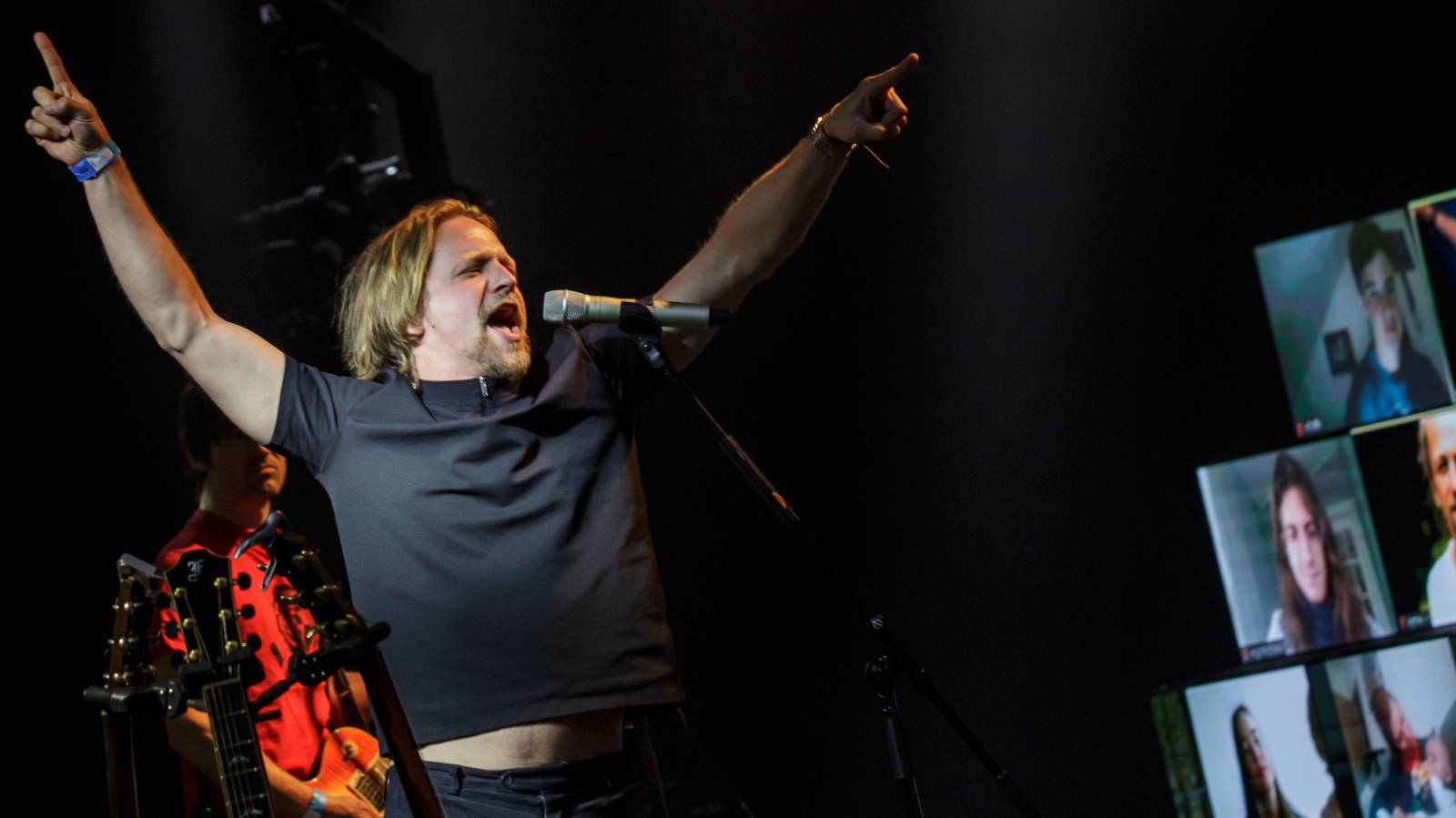 Mig 21, Tomáš Klus i Vypsaná Fixa zahráli Spolu jedním hlasem