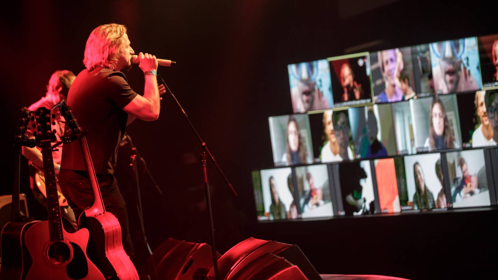 Mig 21, Tomáš Klus i Vypsaná Fixa zahráli Spolu jedním hlasem