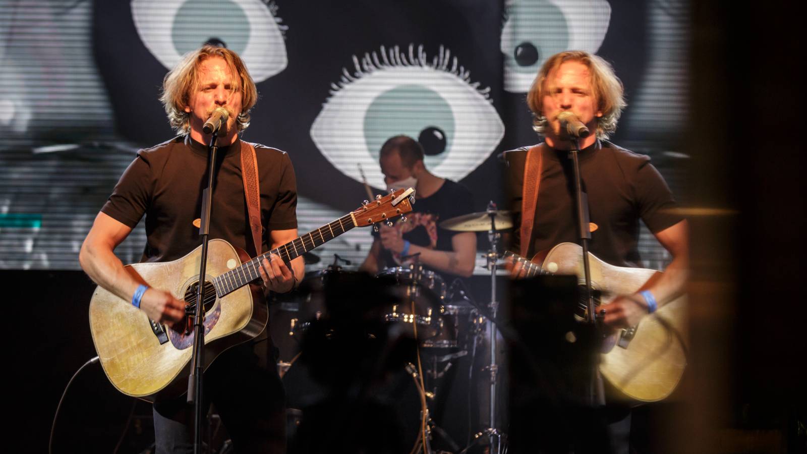 Mig 21, Tomáš Klus i Vypsaná Fixa zahráli Spolu jedním hlasem