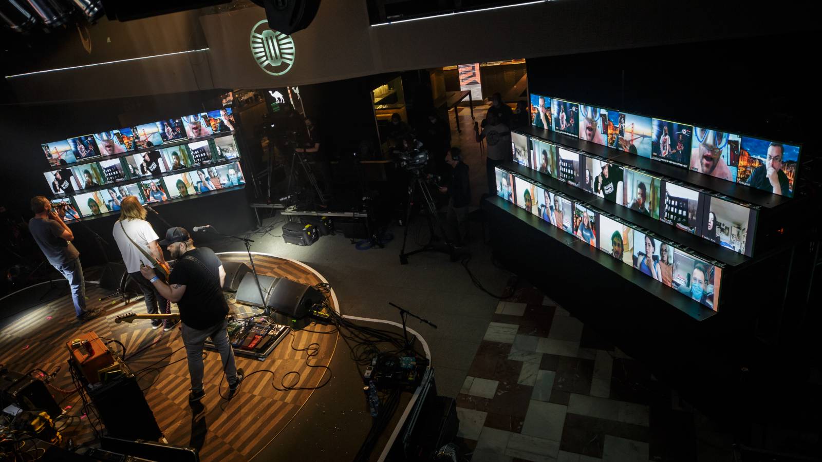 Mig 21, Tomáš Klus i Vypsaná Fixa zahráli Spolu jedním hlasem