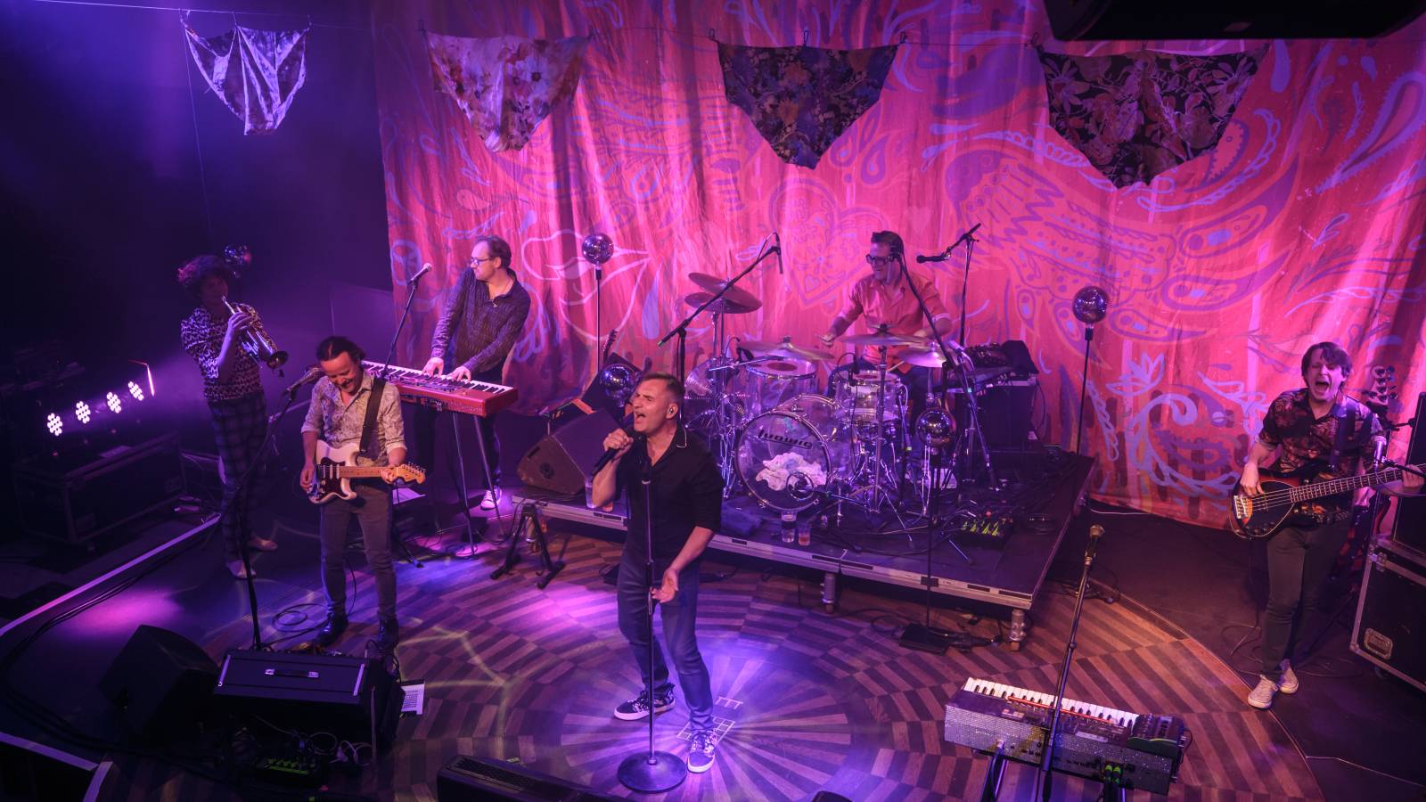 Mig 21, Tomáš Klus i Vypsaná Fixa zahráli Spolu jedním hlasem