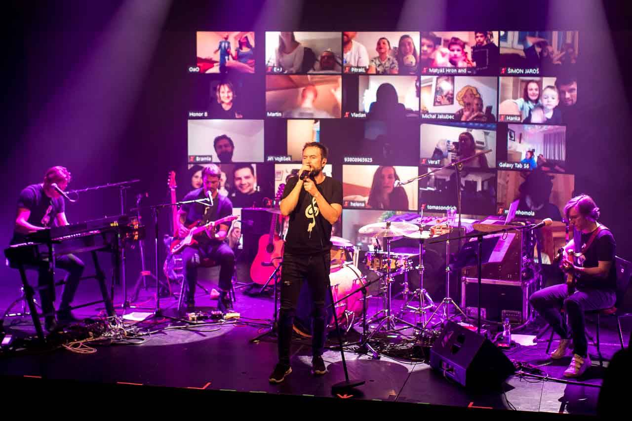 Tata Bojs vytvořili v Celetné hudebně-vizuální online prostor