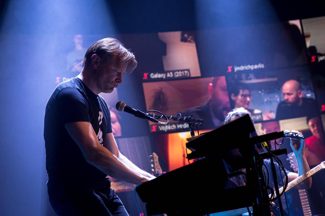 Tata Bojs vytvořili v Celetné hudebně-vizuální online prostor