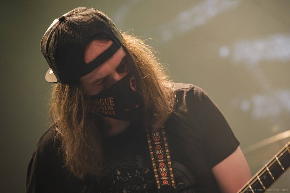 Děkujeme! Čeští hudebníci hráli pro vědce na festivalu, který se vysílal po celém světě