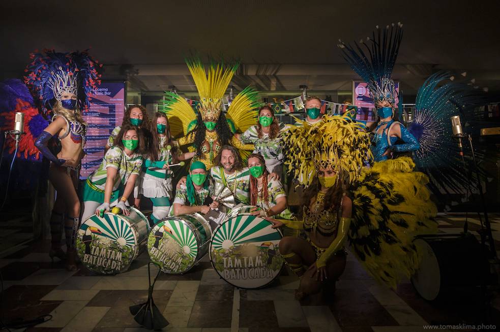 Děkujeme! Čeští hudebníci hráli pro vědce na festivalu, který se vysílal po celém světě