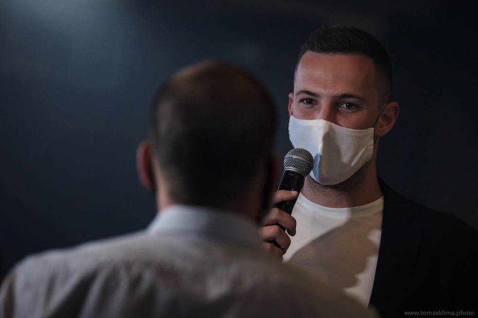 Děkujeme! Čeští hudebníci hráli pro vědce na festivalu, který se vysílal po celém světě