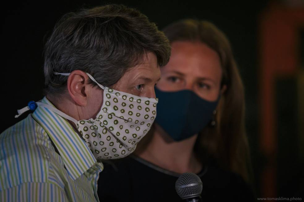 Děkujeme! Čeští hudebníci hráli pro vědce na festivalu, který se vysílal po celém světě