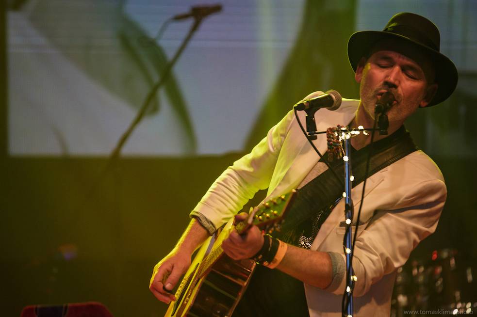 Děkujeme! Čeští hudebníci hráli pro vědce na festivalu, který se vysílal po celém světě