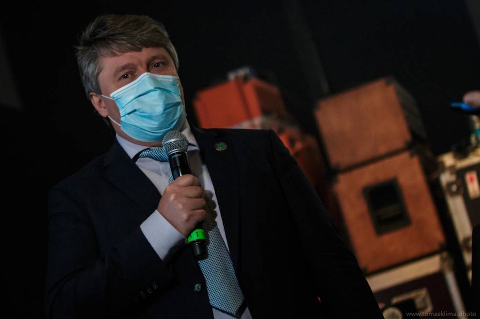 Děkujeme! Čeští hudebníci hráli pro vědce na festivalu, který se vysílal po celém světě