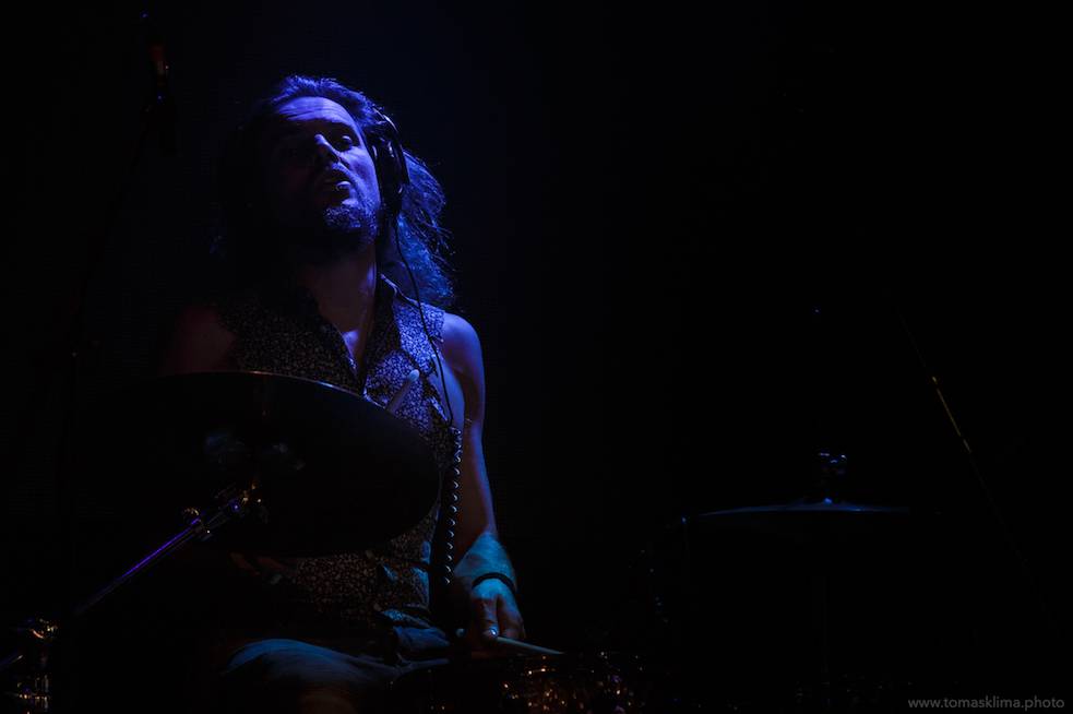 Děkujeme! Čeští hudebníci hráli pro vědce na festivalu, který se vysílal po celém světě