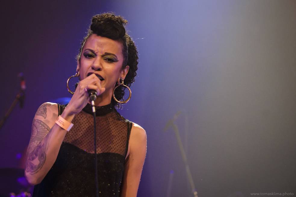 Děkujeme! Čeští hudebníci hráli pro vědce na festivalu, který se vysílal po celém světě