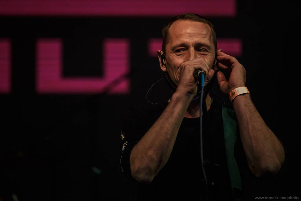 Děkujeme! Čeští hudebníci hráli pro vědce na festivalu, který se vysílal po celém světě