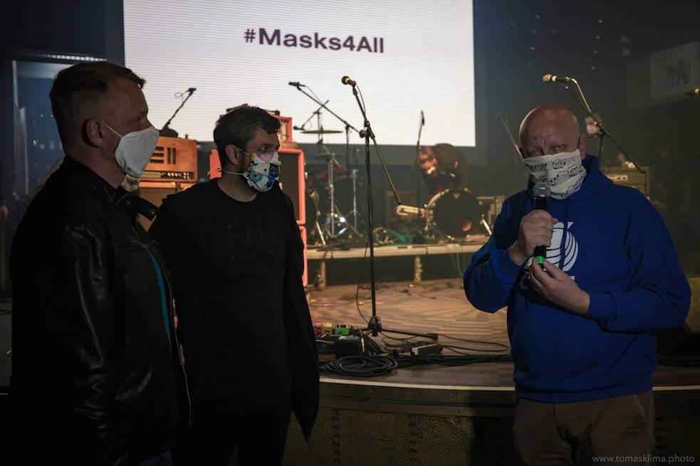 Děkujeme! Čeští hudebníci hráli pro vědce na festivalu, který se vysílal po celém světě