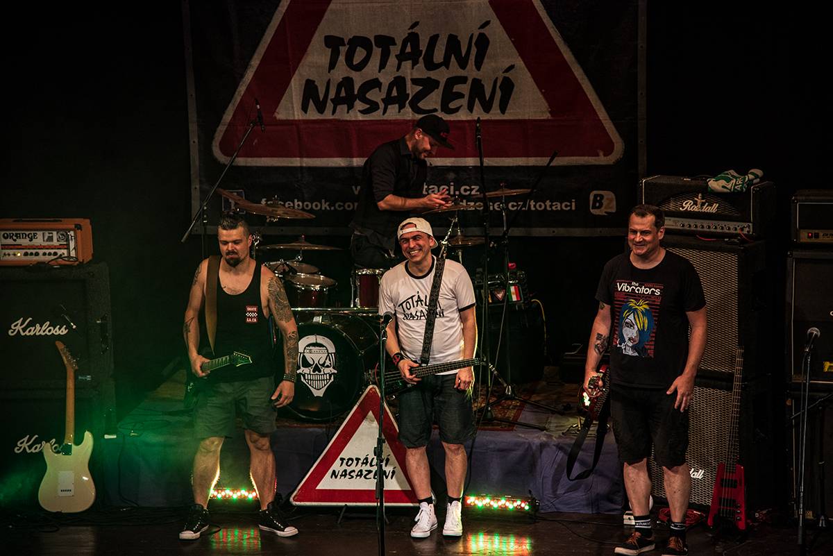 Totální nasazení hrálo pro Nemocnici Slaný, přijít mohla i necelá stovka fanoušků