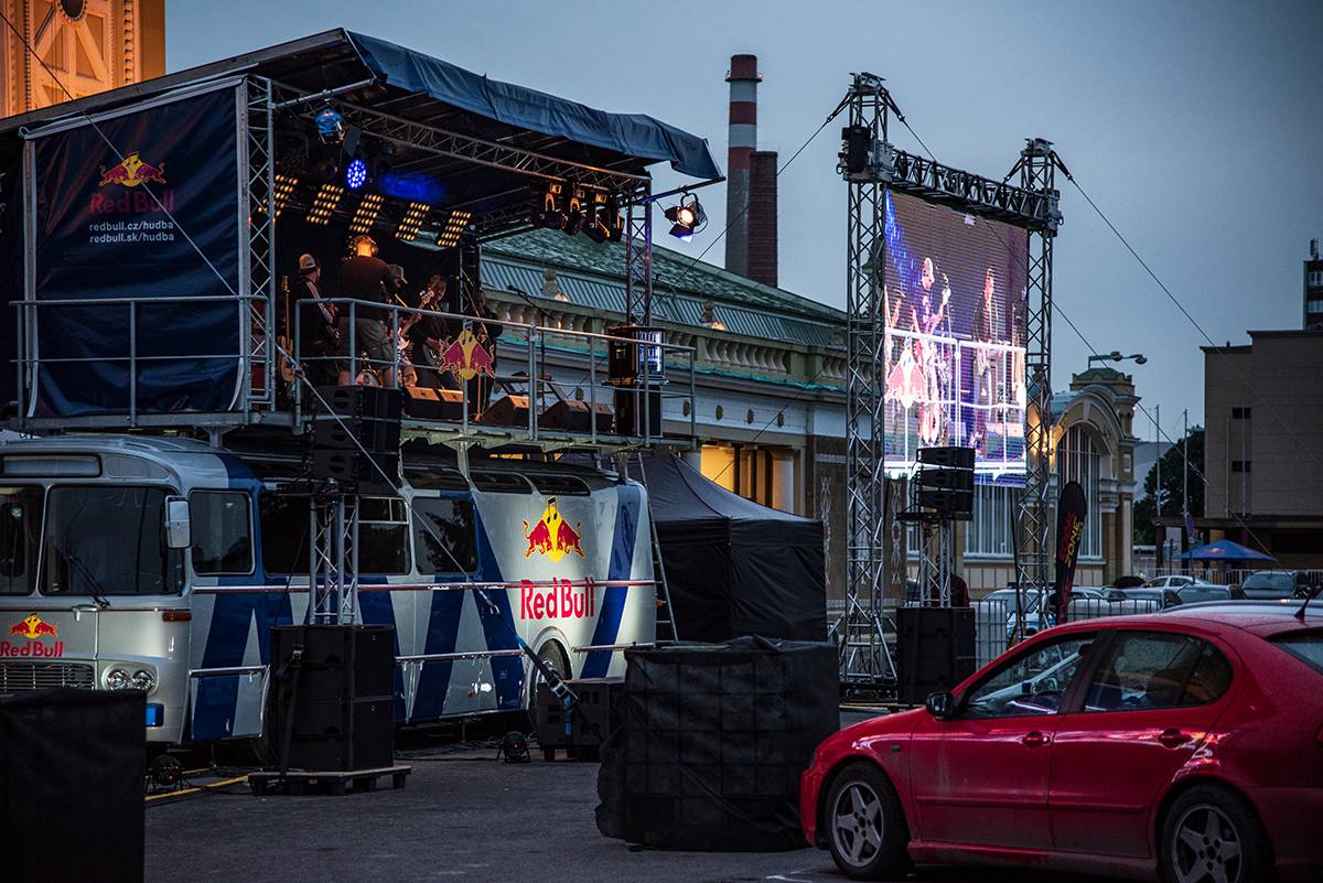 Wohnout uspořádali Sraz českých autobohémů v Holešovicích