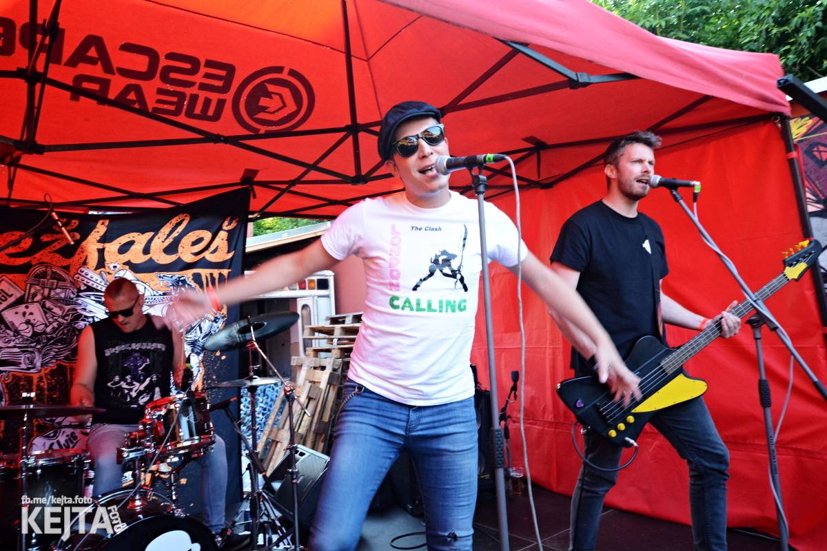 Pankáči vrátili Žižkovu život. The Fialky a Nežfaleš zahráli ve Stormu