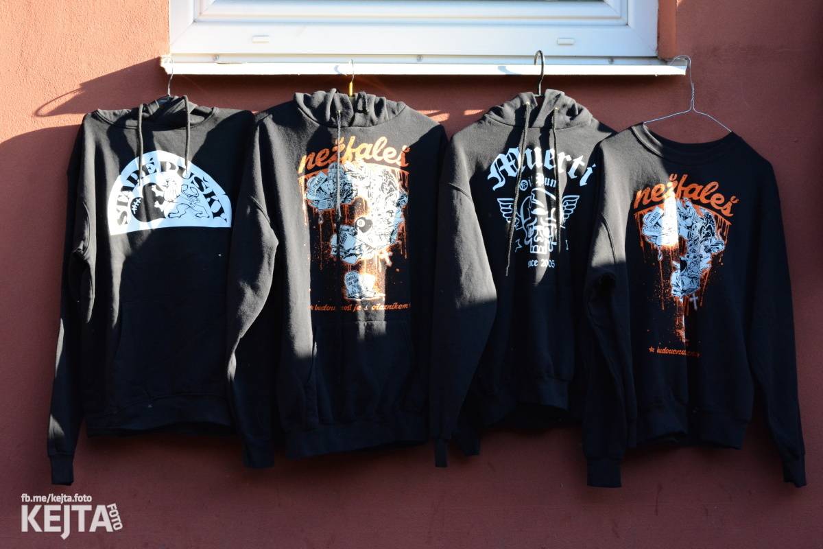 Pankáči vrátili Žižkovu život. The Fialky a Nežfaleš zahráli ve Stormu