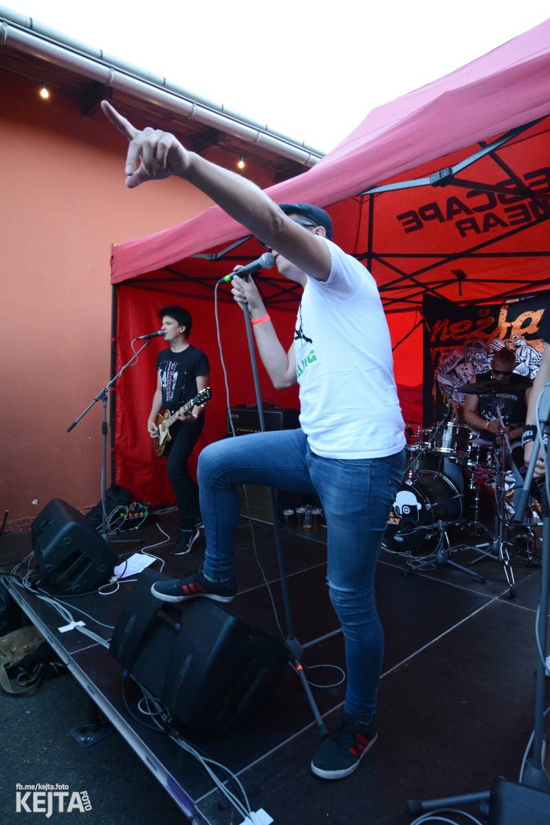 Pankáči vrátili Žižkovu život. The Fialky a Nežfaleš zahráli ve Stormu