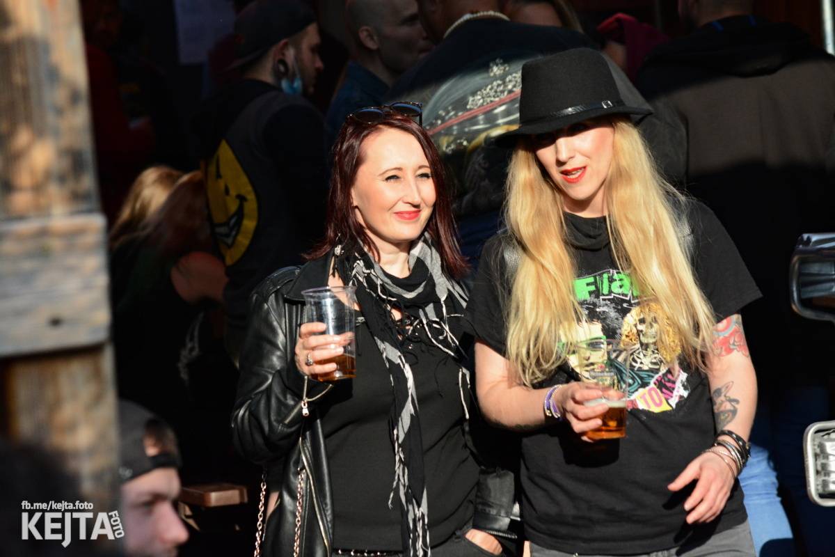 Pankáči vrátili Žižkovu život. The Fialky a Nežfaleš zahráli ve Stormu