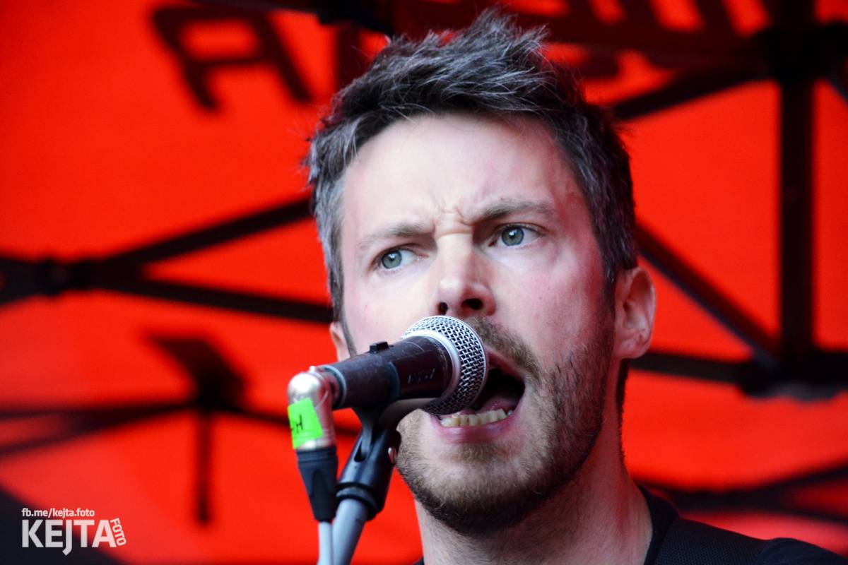 Pankáči vrátili Žižkovu život. The Fialky a Nežfaleš zahráli ve Stormu