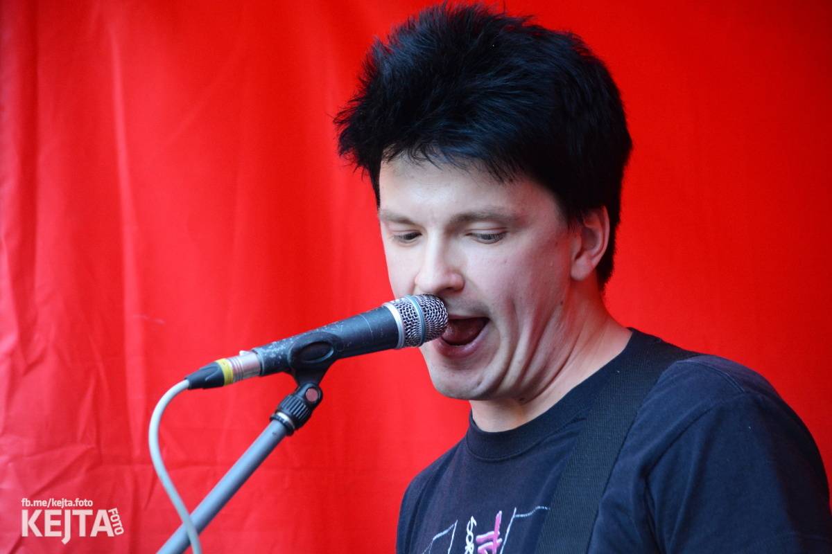 Pankáči vrátili Žižkovu život. The Fialky a Nežfaleš zahráli ve Stormu