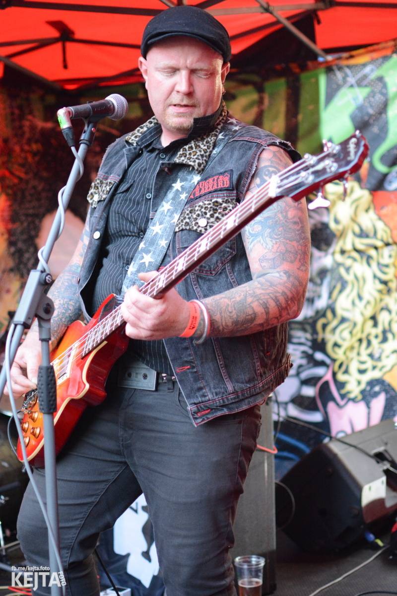 Pankáči vrátili Žižkovu život. The Fialky a Nežfaleš zahráli ve Stormu