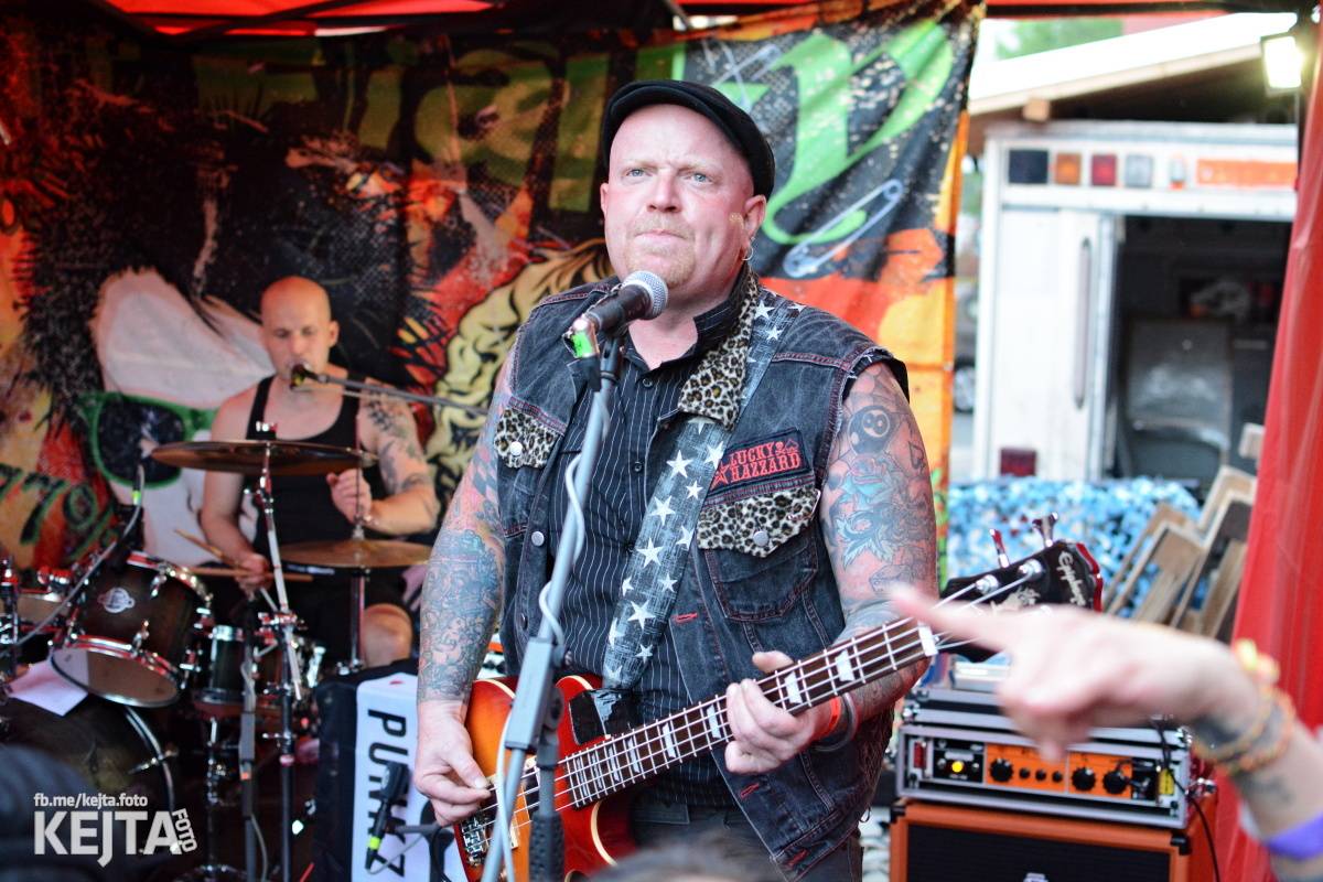 Pankáči vrátili Žižkovu život. The Fialky a Nežfaleš zahráli ve Stormu