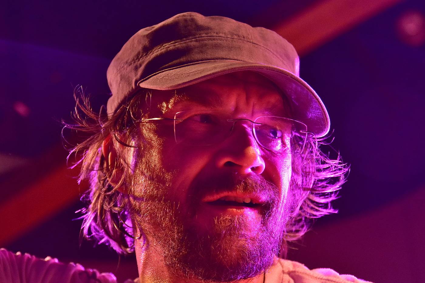 Když se ještě mohlo ven | Koncerty jedou, vzpomínkový seriál končí výběrem českých umělců