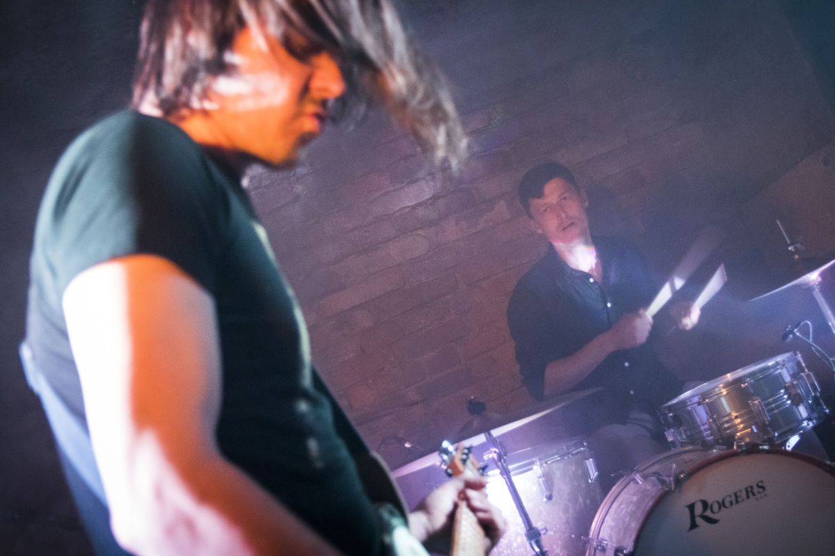 Roe-Deer jsou zpět! Představili nový singl a rozproudili Café V Lese