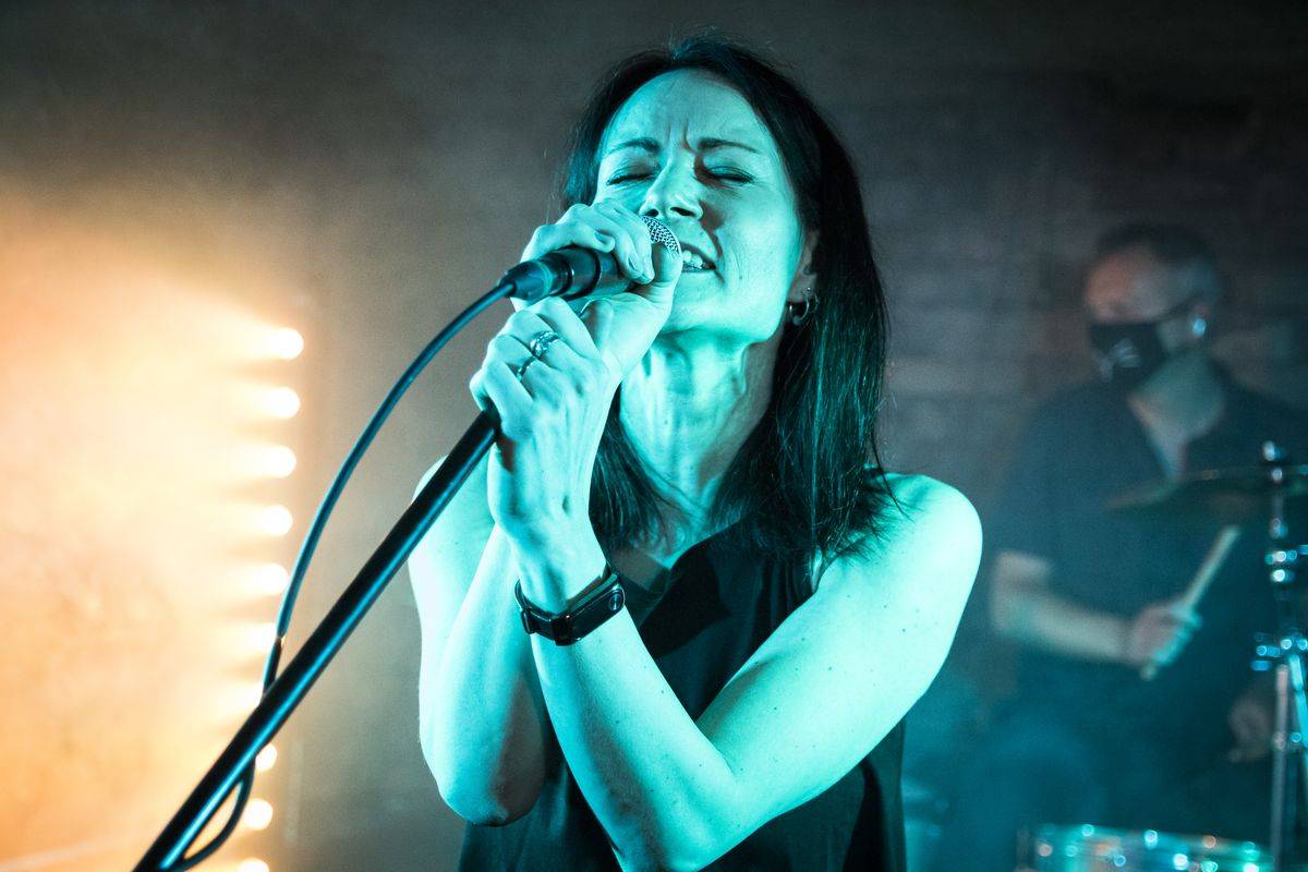 Roe-Deer jsou zpět! Představili nový singl a rozproudili Café V Lese