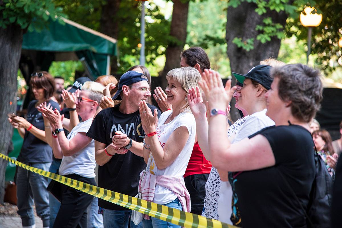 Anna K vystoupila v Riegrových sadech. Rozdávala radost a pozitivní energii 