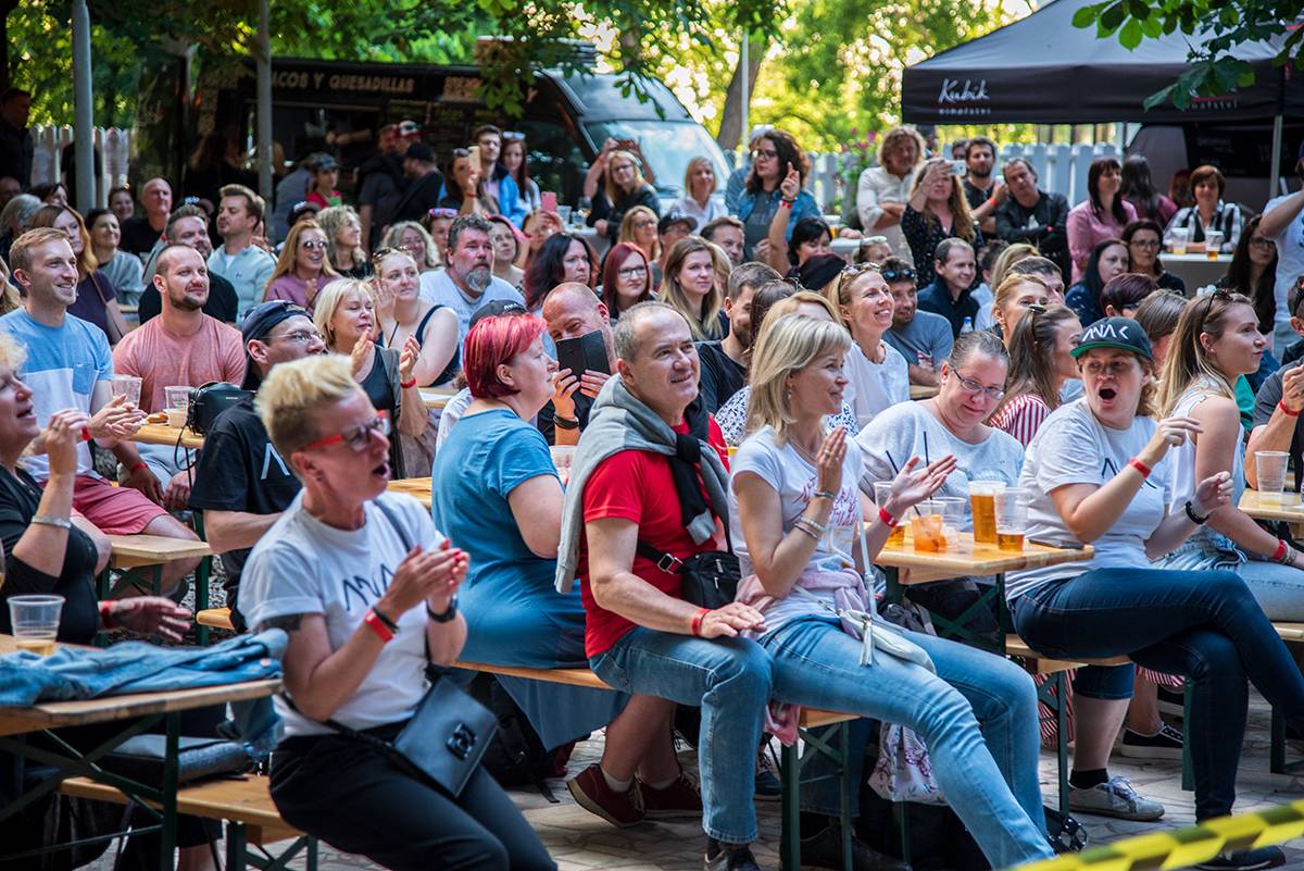 Anna K vystoupila v Riegrových sadech. Rozdávala radost a pozitivní energii 