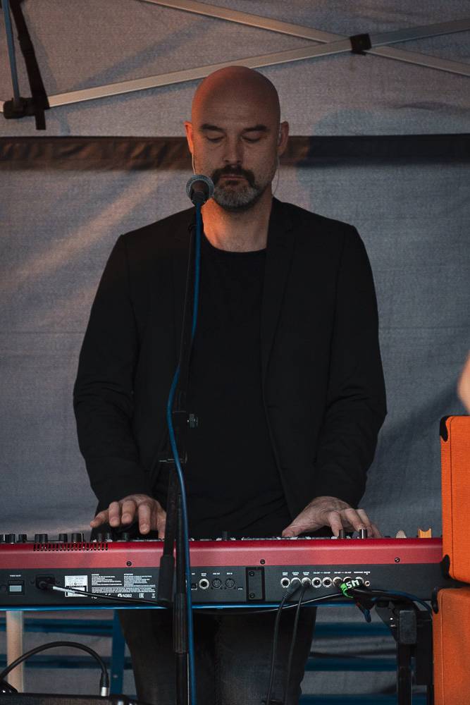 Michal Hrůza vyplul na Vltavu. Na lodi Odra pobavil fanoušky