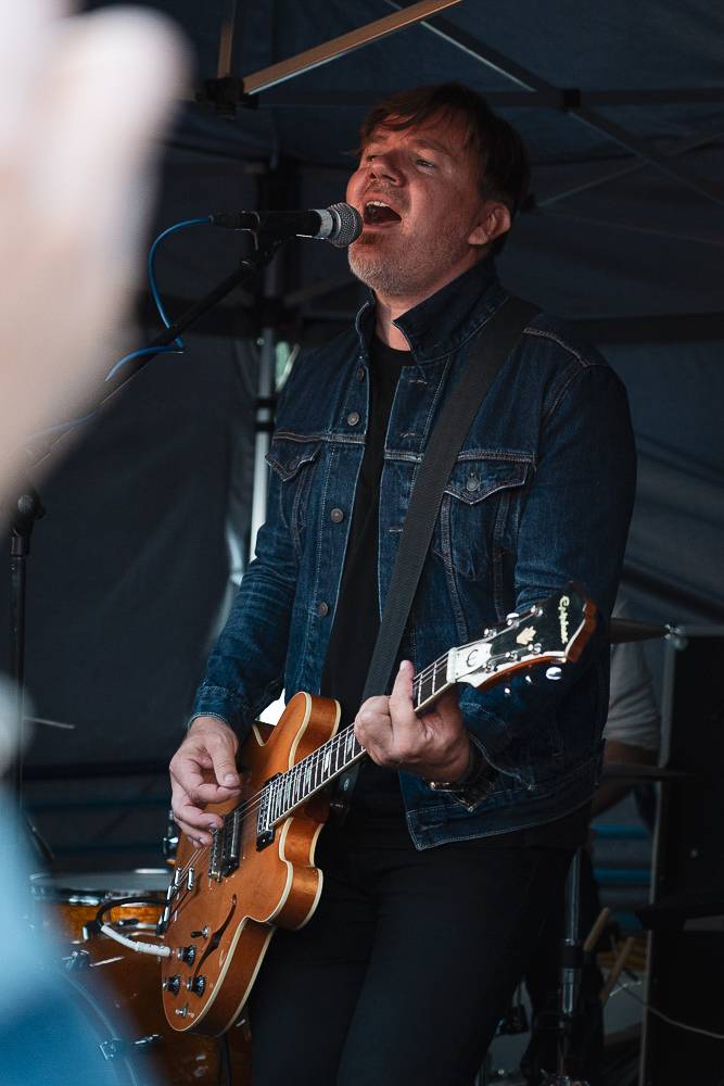 Michal Hrůza vyplul na Vltavu. Na lodi Odra pobavil fanoušky