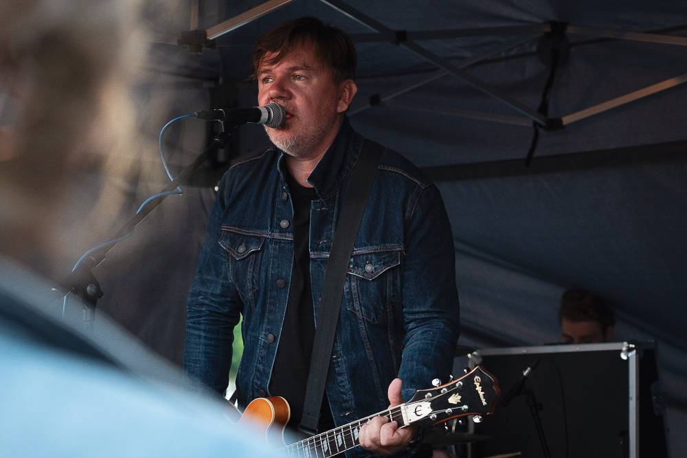 Michal Hrůza vyplul na Vltavu. Na lodi Odra pobavil fanoušky