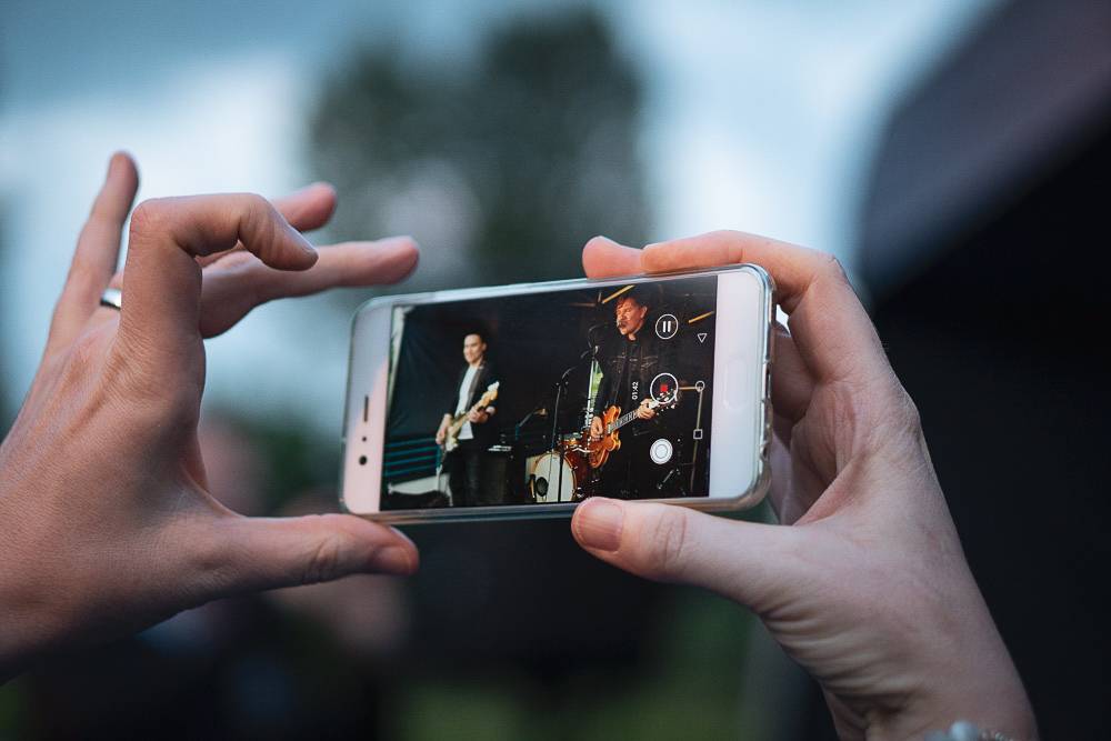 Michal Hrůza vyplul na Vltavu. Na lodi Odra pobavil fanoušky