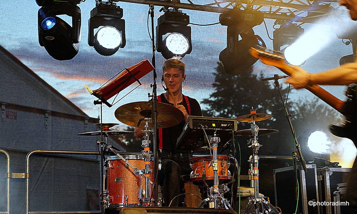 Čechomor zahrál v akustické sestavě. V Olomouci kapelu neumlčel ani výpadek proudu