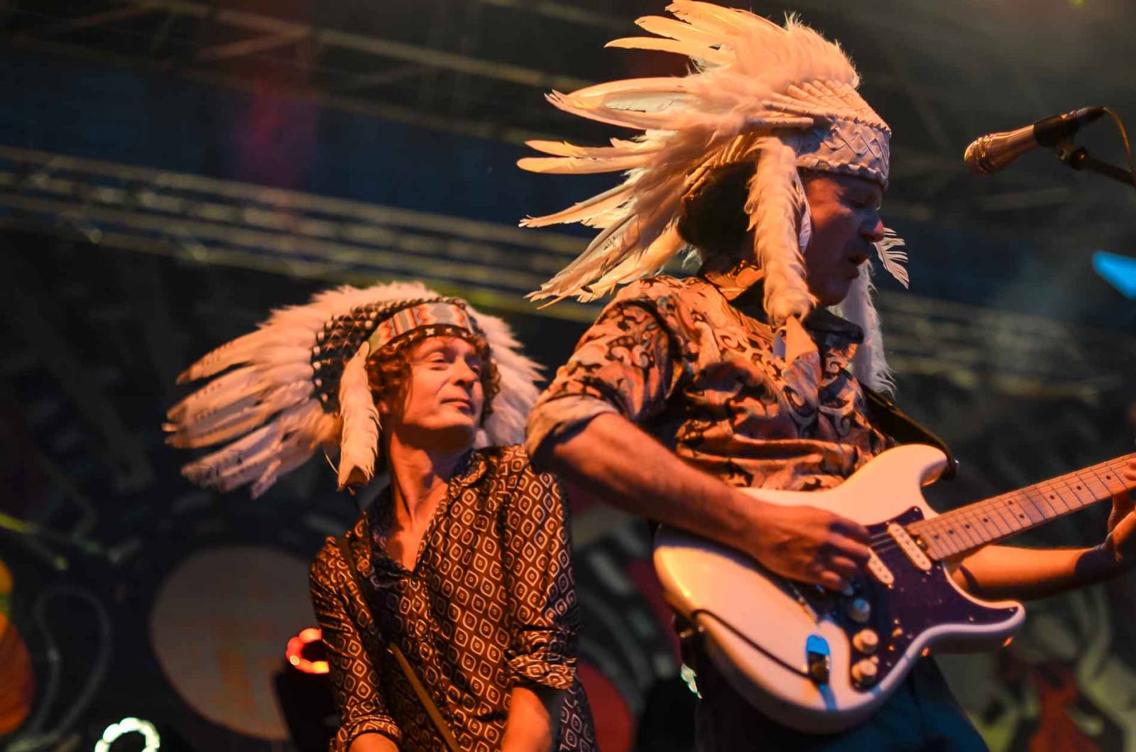 Mig 21 se potřetí proletěl nad pražskou Stromovkou. Jiří Macháček si s fanoušky užil mexickou vlnu