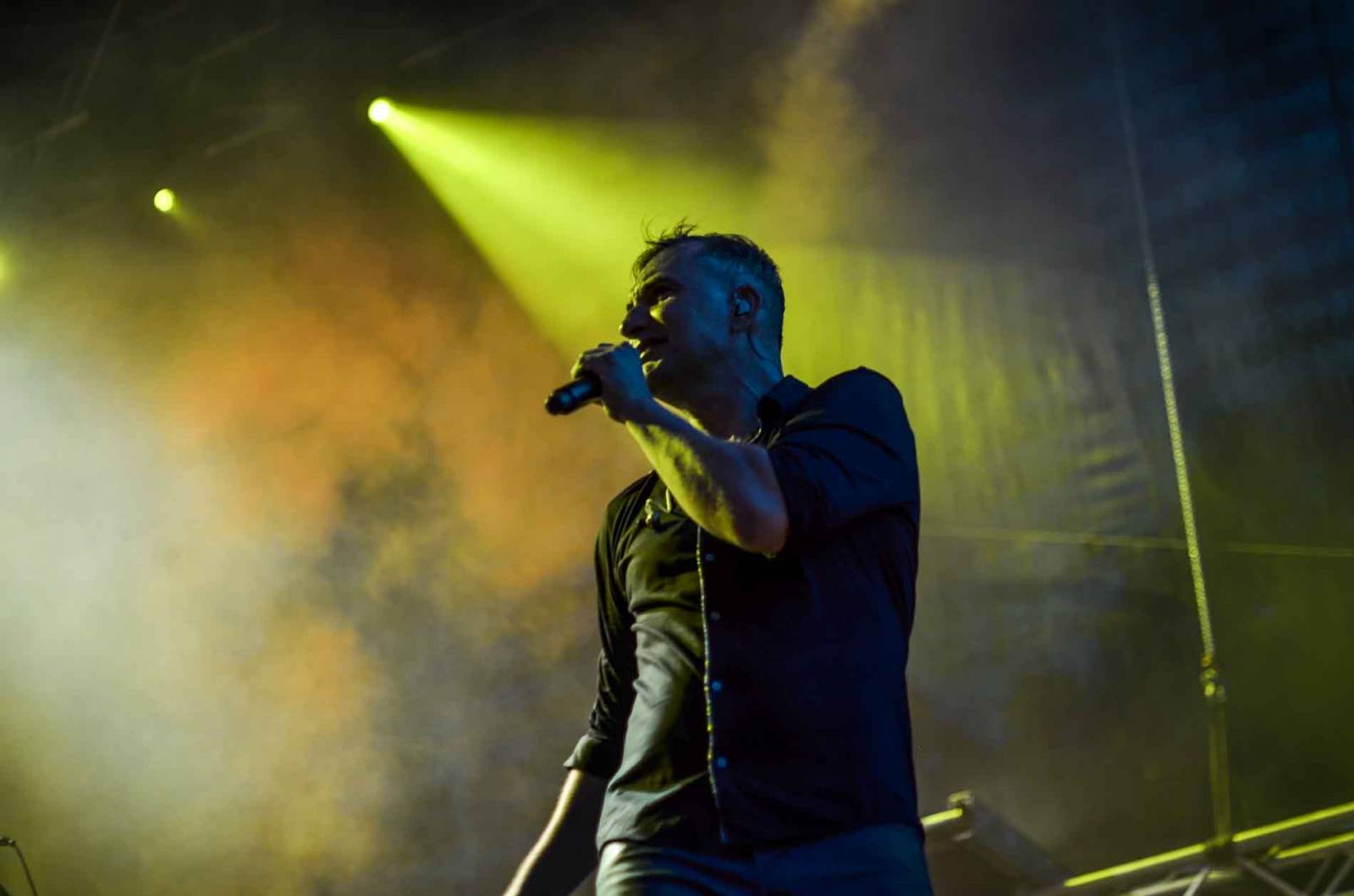 Mig 21 se potřetí proletěl nad pražskou Stromovkou. Jiří Macháček si s fanoušky užil mexickou vlnu