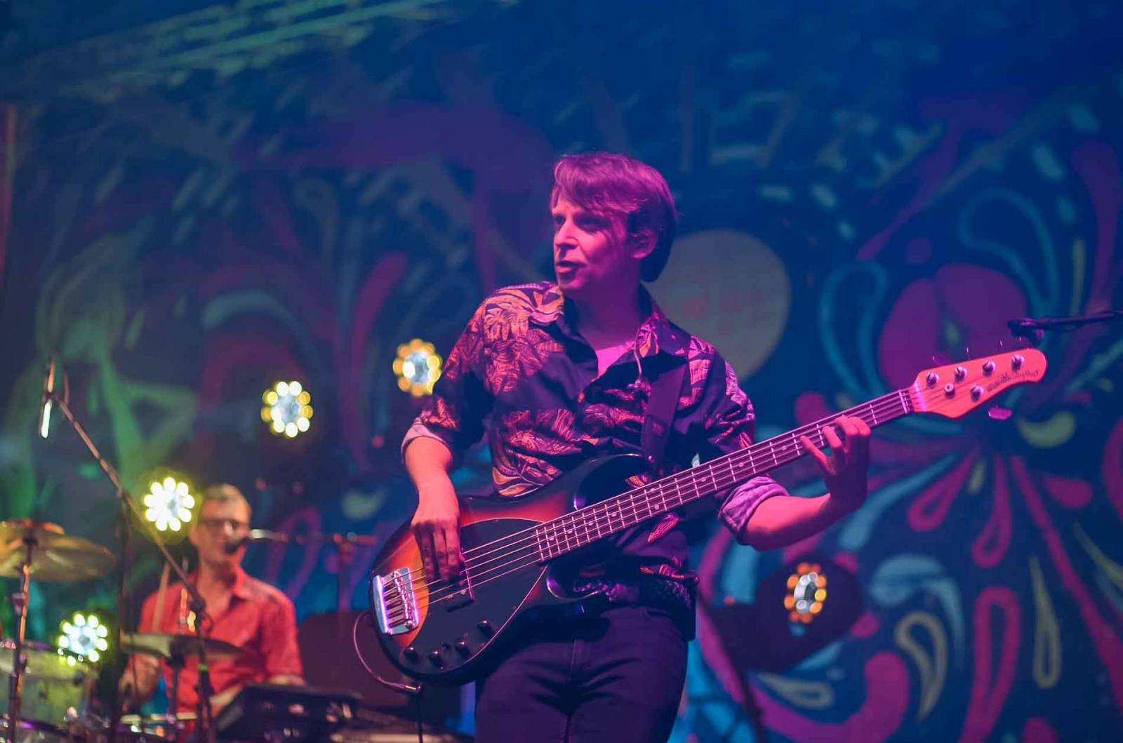 Mig 21 se potřetí proletěl nad pražskou Stromovkou. Jiří Macháček si s fanoušky užil mexickou vlnu