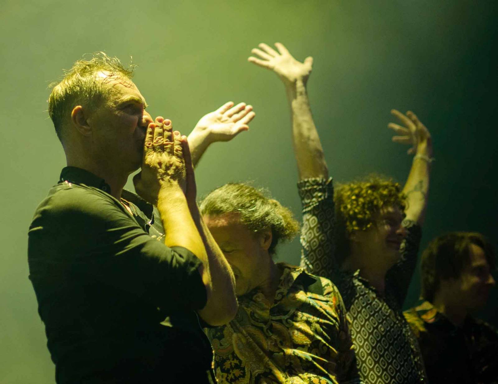 Mig 21 se potřetí proletěl nad pražskou Stromovkou. Jiří Macháček si s fanoušky užil mexickou vlnu