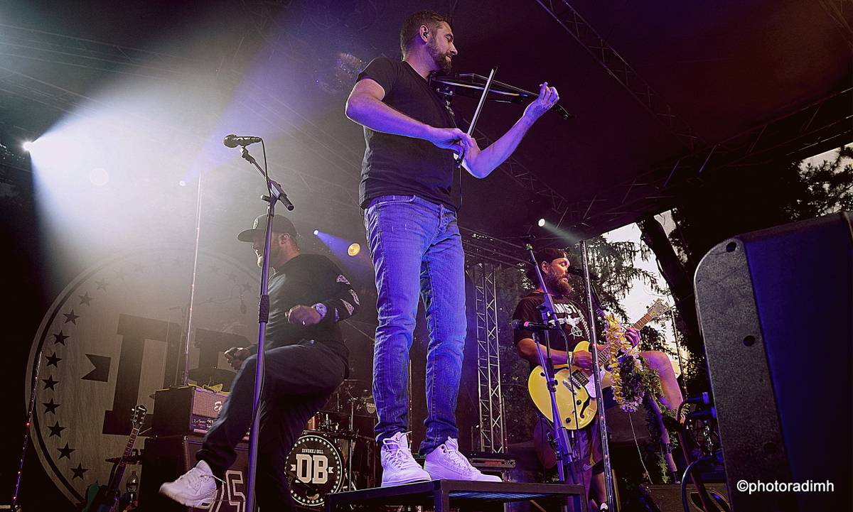 Před olomouckým S-klubem létal Čmelák Divokýho Billa