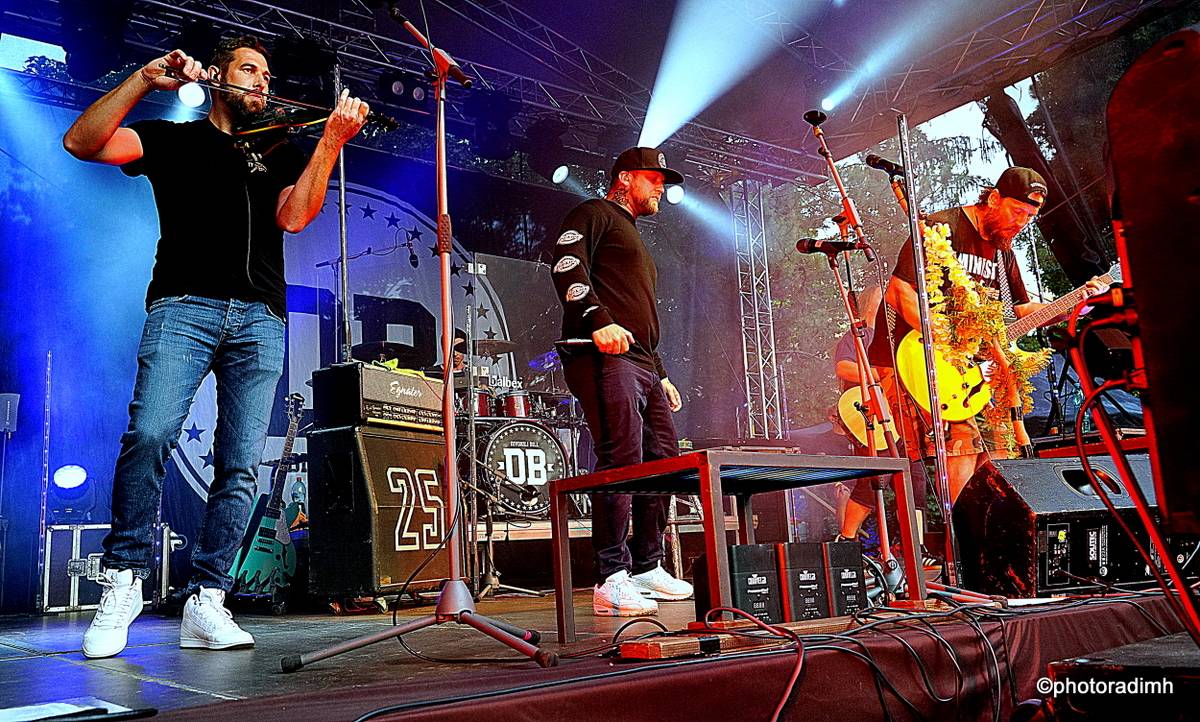 Před olomouckým S-klubem létal Čmelák Divokýho Billa